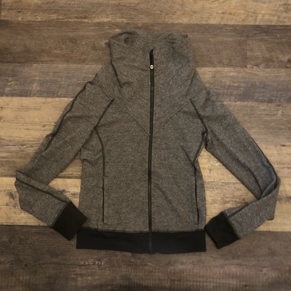 lululemon athletica Jackets & Blazers - Lululemon Grey Jacket Size 8 EUC